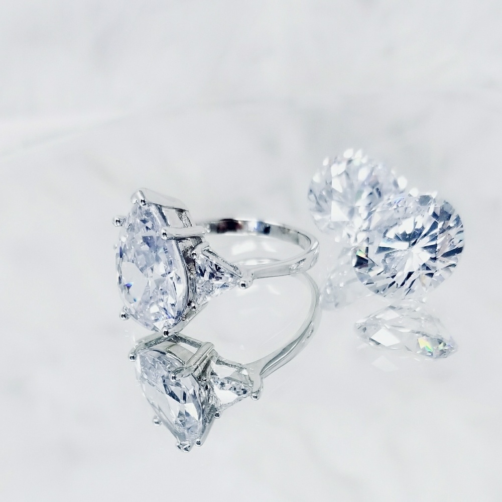 💍7CT PEAR DIAMOND & 1CT TRILLIONS SIDES💍5,6,7,8 - Picture 4 of 8